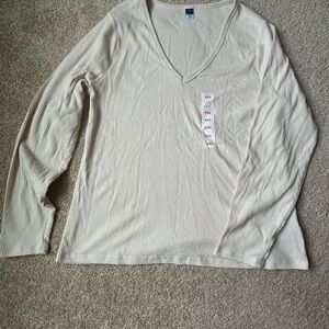 Old Navy Cream Long Sleeve Tee